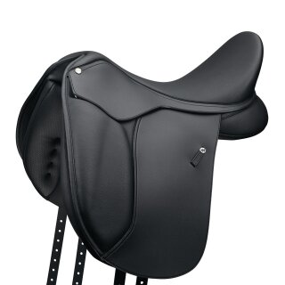 Wintec 500 Dressursattel schwarz Kopfeisen blau Kammerweite 31cm 18"/46cm