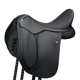 Wintec 500 Dressursattel schwarz Kopfeisen rot Kammerweite 32cm 17"/43cm